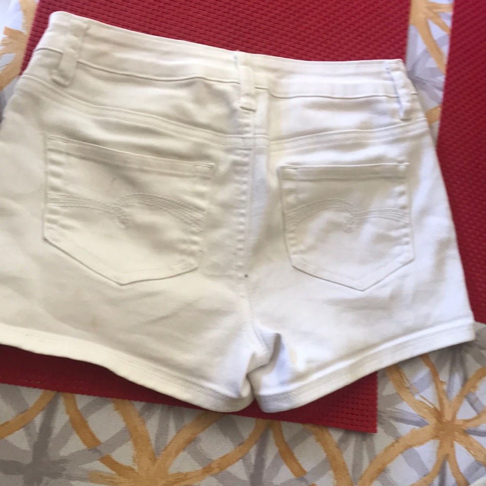 Shorts - Picture 4 of 5